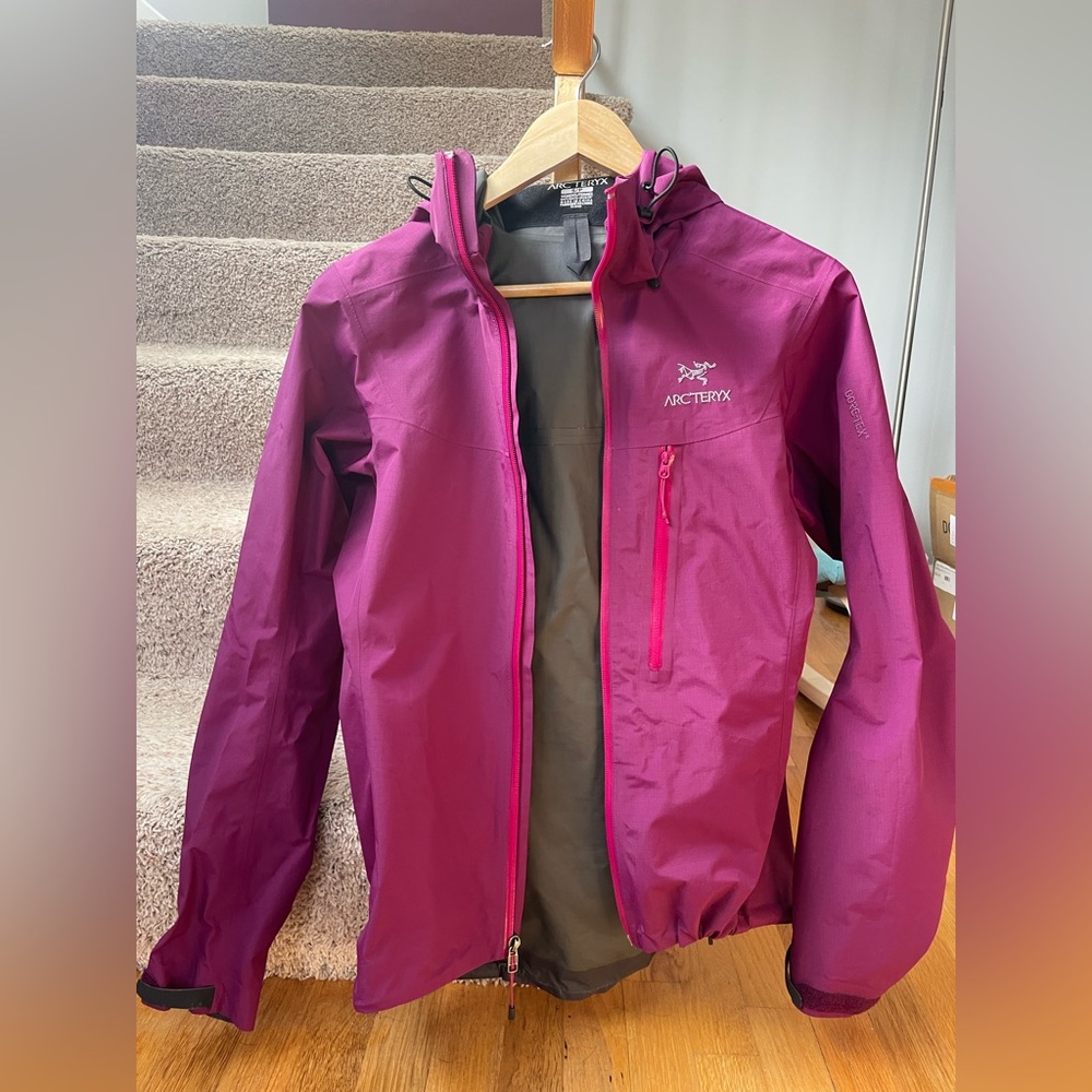 Arcteryx womens size small alpha SL ultralight anorak